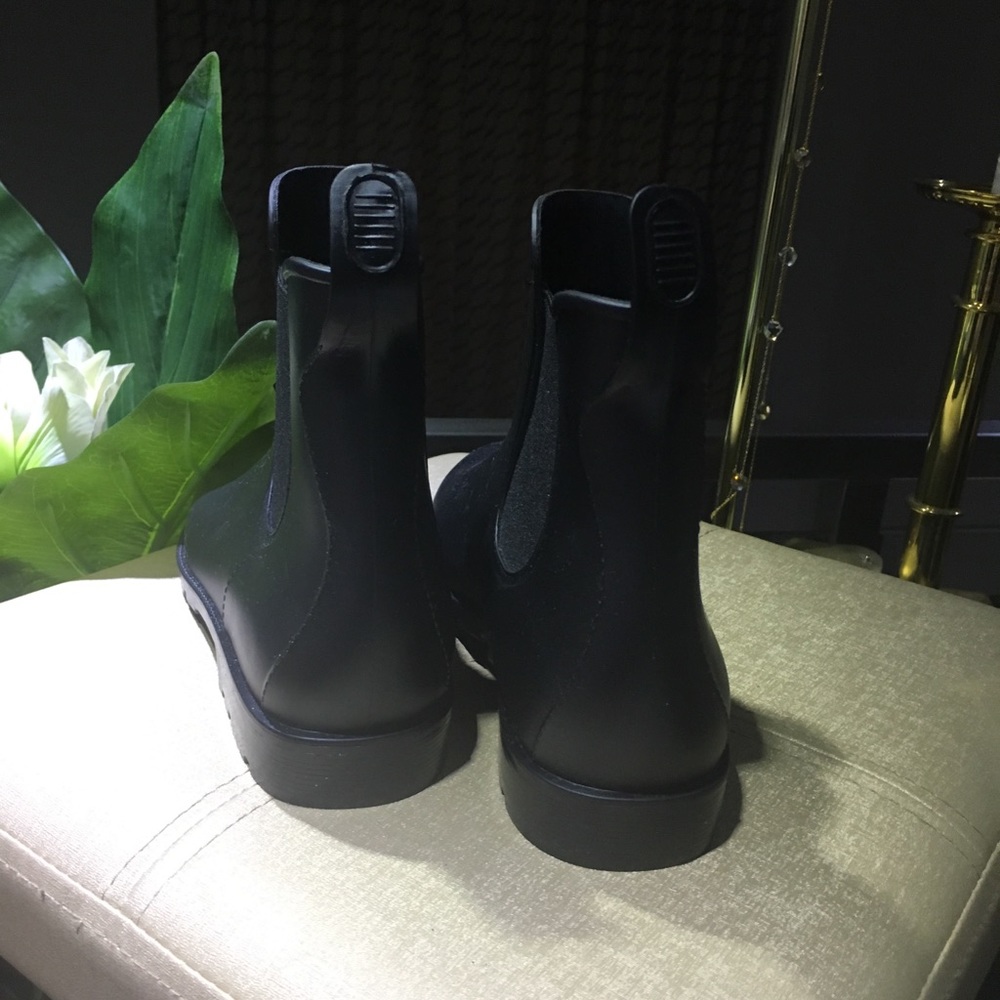 Boots Rain - image 2